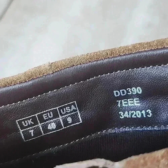 Genuine suede ankle booties with fringes - Picture 10 of 15